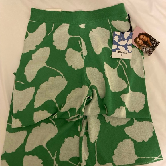 DVF for target Gingko Green Sweater knit pants - NWT Sm. - Picture 1 of 5